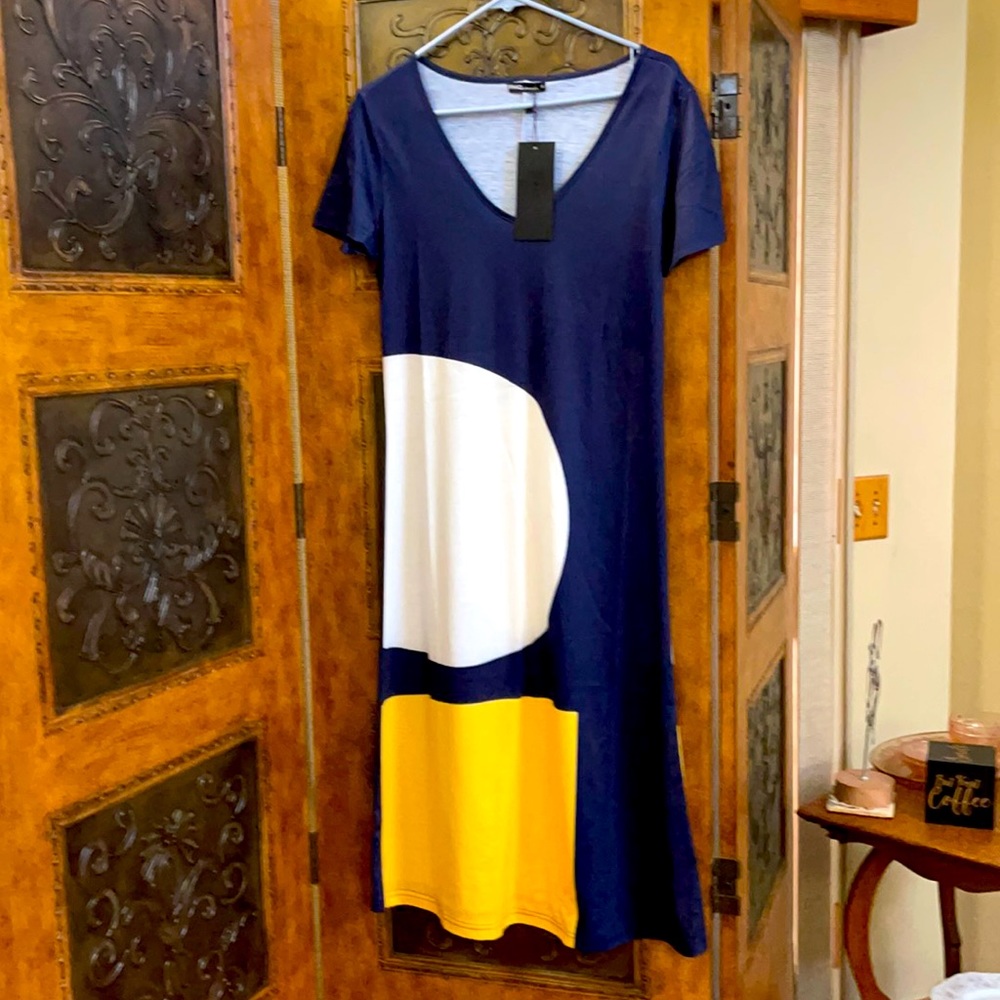 NWT Light Summer Dress. FHQ Collection.